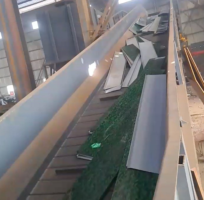 四川地區(qū)路友315彩鋼瓦破碎線啟動生產