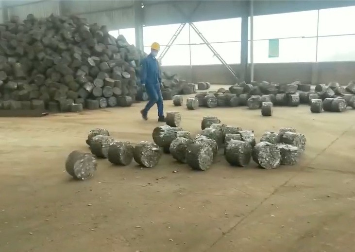 重型壓餅打包機 ,成型快 ,體積小餅塊緊實 ,方便儲存與運輸 。