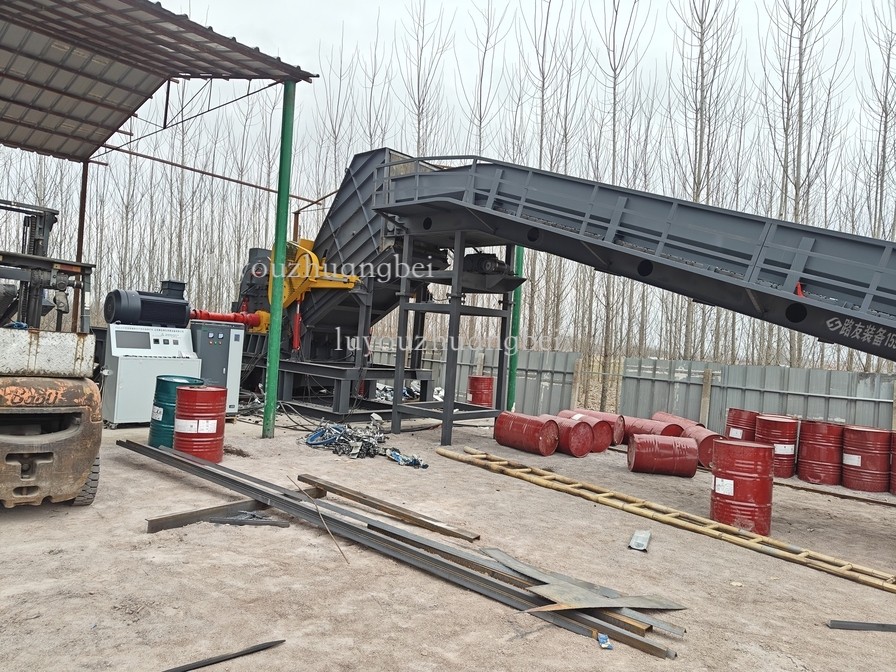 數(shù)日前發(fā)貨山東地區(qū)的315型破碎機(jī)（其一）安裝完畢