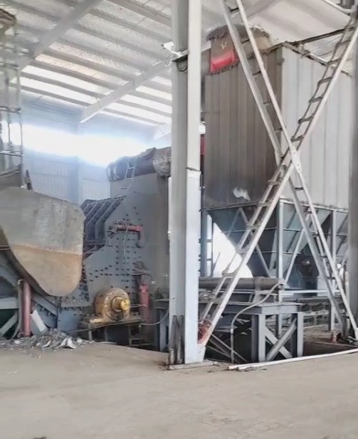 服務(wù)于客戶多年的路友汽車(chē)殼破碎機(jī)，不論動(dòng)力還是產(chǎn)能都宛如新機(jī)