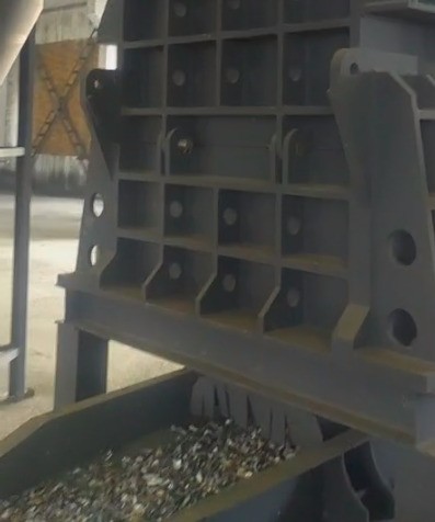 室外上料安裝方式可以有效減少灰塵的濃度，視線(xiàn)不被干擾