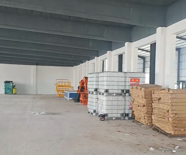 報廢汽車拆解線抵達客戶限產(chǎn)，卸車完畢等待組裝